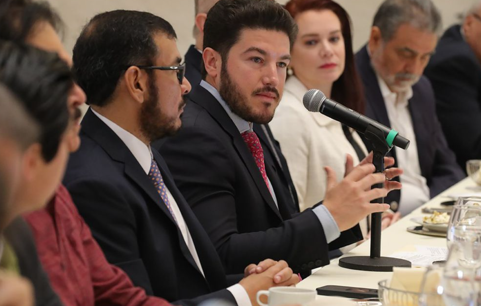 Samuel García refrenda compromiso para la paz laboral en Nuevo León